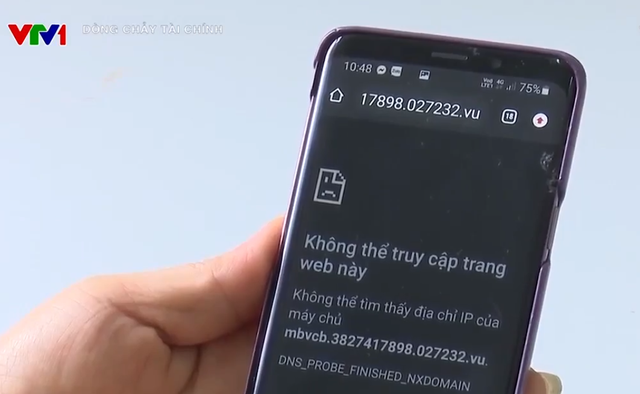 Lừa đảo chiếm quyền kiểm soát, trộm tiền trên điện thoại